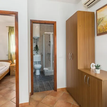 Apartman Marea 2 Mit Pool, 200m Vom Poreč