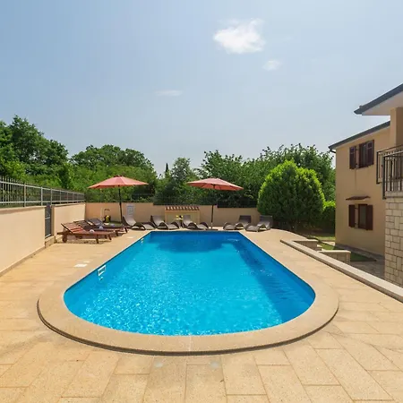 Apartman Marea 2 Mit Pool, 200m Vom Poreč